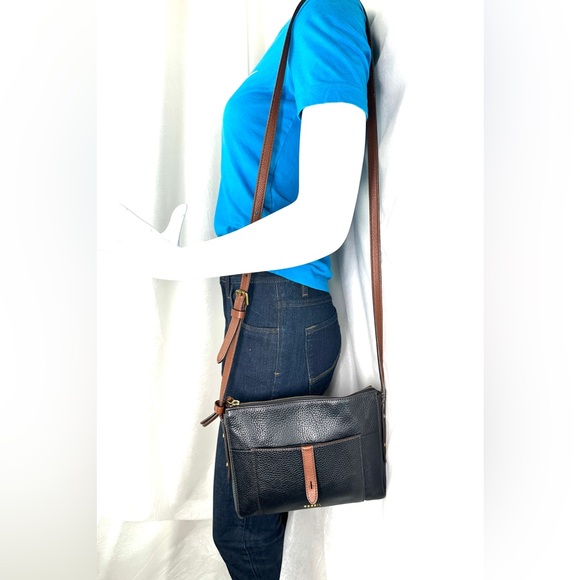 Fossil Black Pebbled Leather Small Crossbody Bag Brown Leather Trim shs1938 - Picture 2 of 12